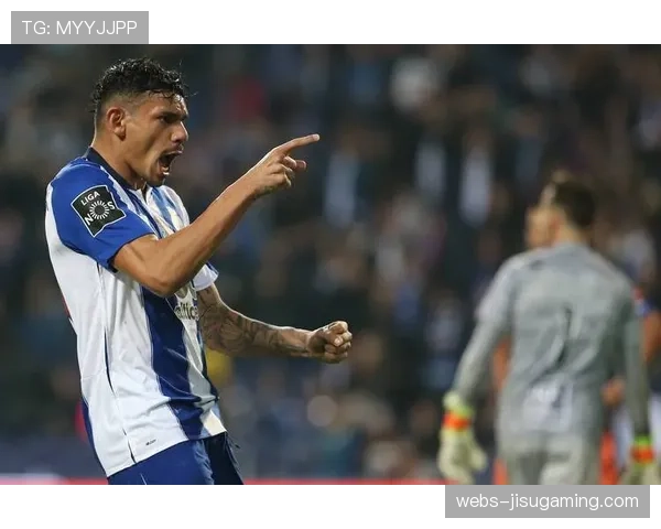 诺丁汉森林30年来首获欧战资格，城市狂欢庆祝