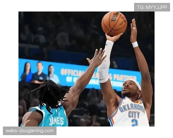 火箭半场落后雷霆6分，霍姆格纳两双主导内线防守