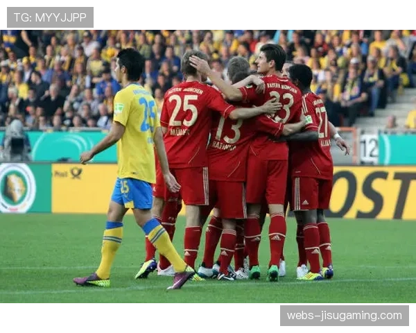 德国杯特写：一支德丙球队在点球大战中爆冷淘汰门兴格拉德巴赫后的狂欢